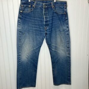 - Levi’s 501 Button Fly Jeans Size 38X28